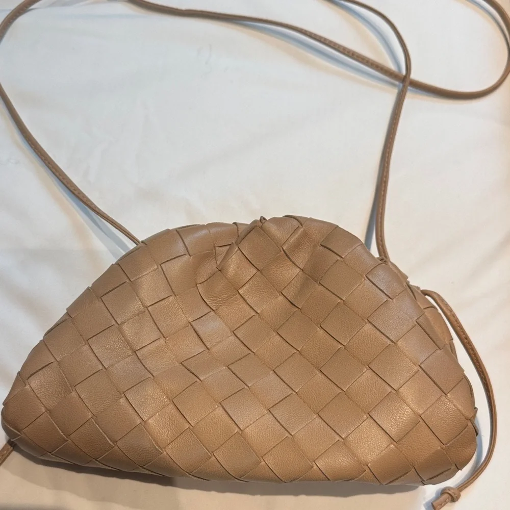 Bottega Veneta Mini Pouch Almond - Picture 4 of 4